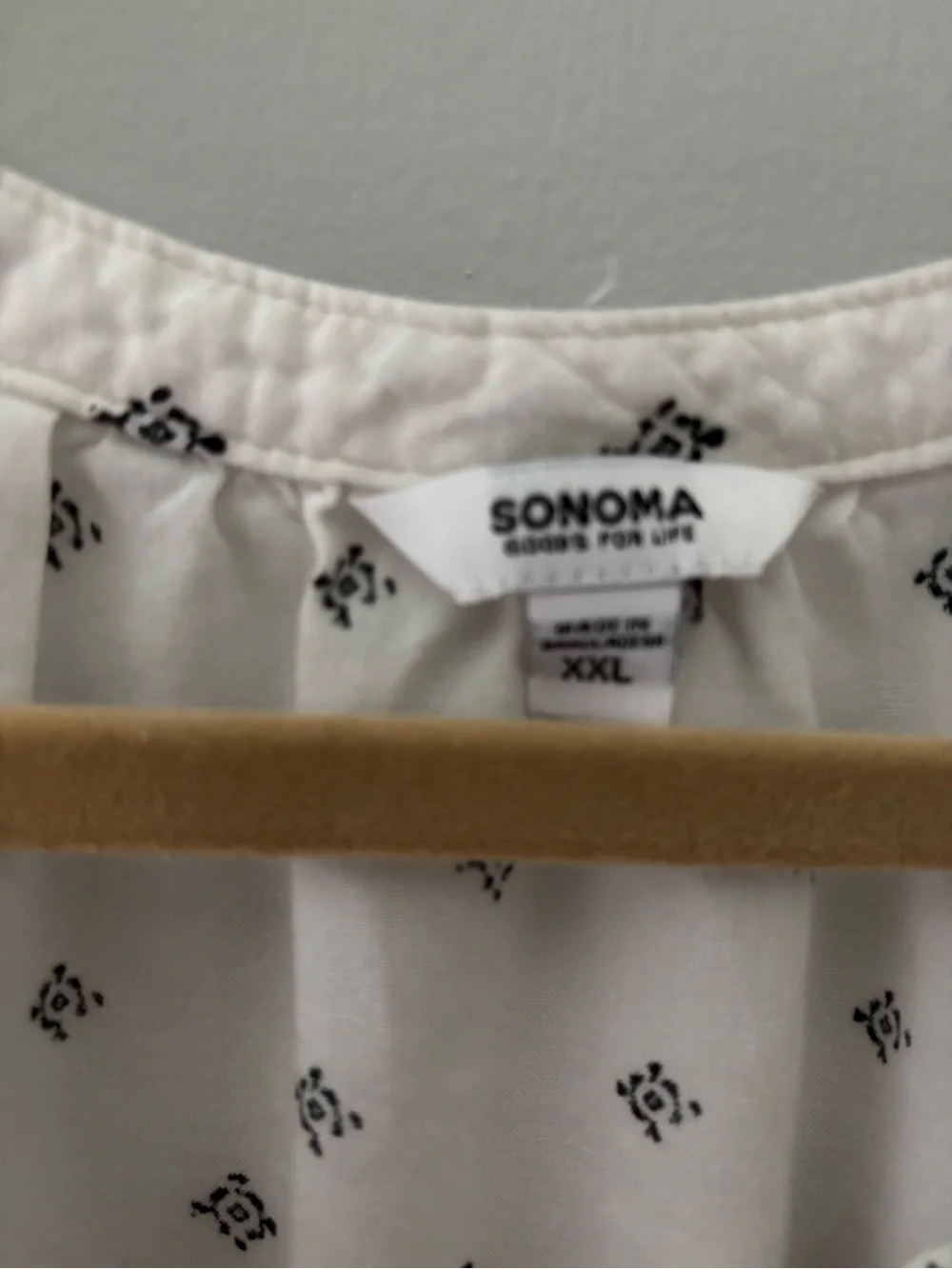 Sonoma White Short-Sleeve Pintuck Blouse with Black Geo Print - Picture 2 of 3